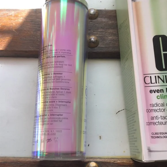 New Clinique Even Better Clinical Radical Dark Spot Corrector+Interruptor - Picture 3 of 7
